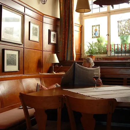 Brutsches Rebstock 호텔 3*